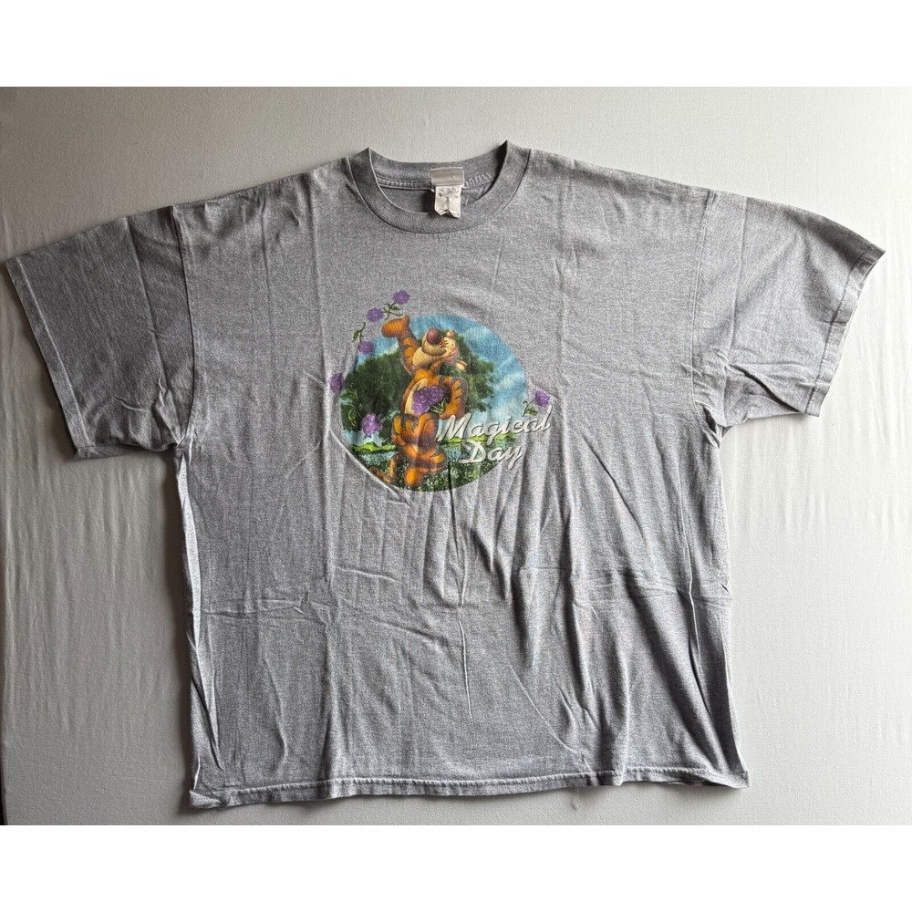 DISNEY Tigger Graphic Tee Mens Large Magical Day Made In USA‎ Vintage Pooh